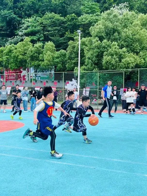 青少年学生篮球训练营发言稿_0